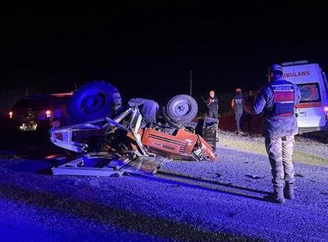 Erzurum’da ambulans ile traktör çarpıştı! Kazada 4 kişi yaralandı
