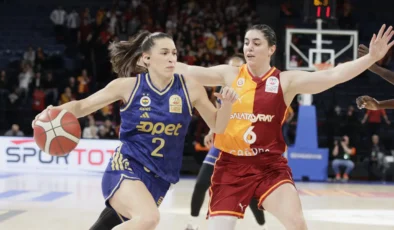 Fenerbahçe ile Galatasaray, Avrupa Ligi'nde final için parkeye çıkıyor