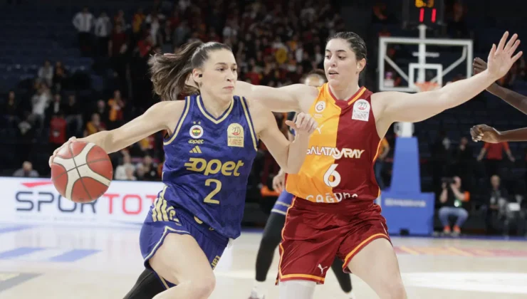 Fenerbahçe ile Galatasaray, Avrupa Ligi'nde final için parkeye çıkıyor