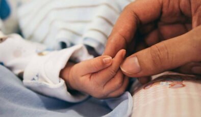 Biberonla beslendikten sonra hareketsiz bulundu: Bebek hayatını kaybetti