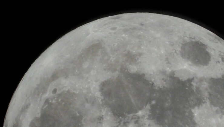 Göklerdeki yeni sömürge: Dünya'da kaynakları tükettik sıra Ay'a mı geldi?