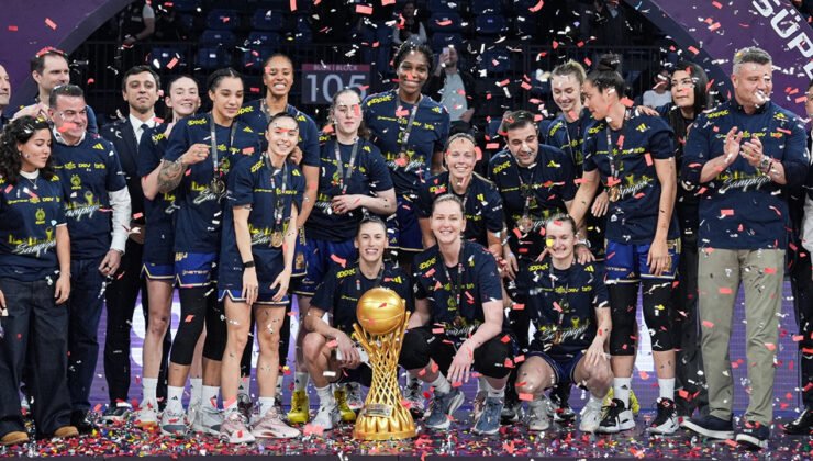 Fenerbahçe Opet Galatasaray'ı mağlup ederek şampiyon oldu