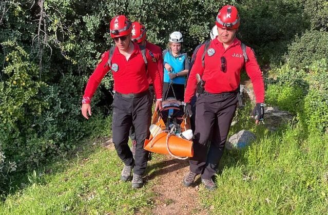 Yürüyüş yaparken, ayağı kırılan şahıs kurtarıldı