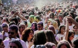 Gençlerin yarısı hayatından memnun