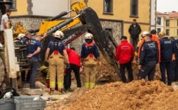 Hayatını kaybeden işçinin cansız bedeni göçük altından çıkarıldı