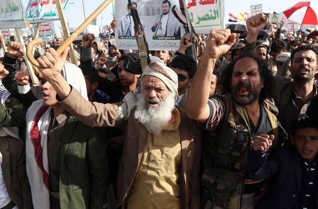 Husiler: ABD ve İsrail'e karşı her seçeneğe hazırız