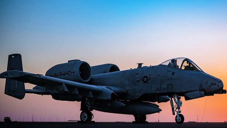 İran bir ABD uçağını ve iki helikopterini düşürdü