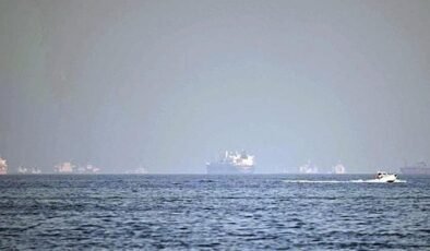 İran Devrim Muhafızları duyurdu! 'Hürmüz'de İsrail bağlantılı gemiyi vurduk'