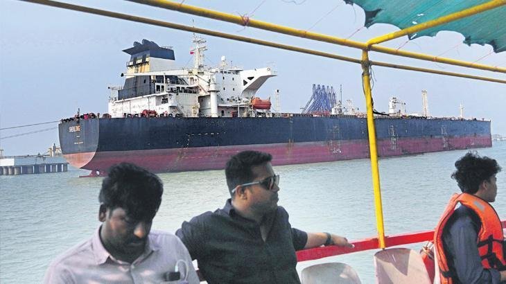 İran Hürmüz’de gişeyi kurdu!