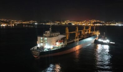 İstanbul Boğazı'nda gemi arızası; trafik çift yönlü askıya alındı