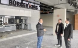 Kaymakamın Burger King’e ‘hayırlı olsun’ ziyareti tartışma yarattı