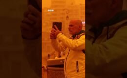 Girit Adası’nda gökyüzü turuncuya boyandı