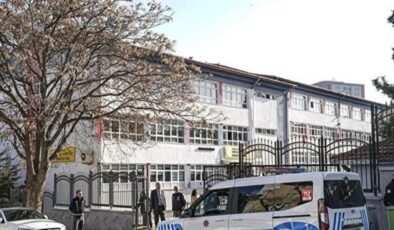 İçişleri Bakanlığı 81 ilde okul önlerine 2’şer polis görevlendirdi