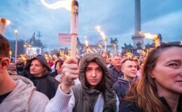 Otoriter için yolun sonu