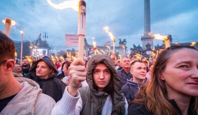 Otoriter için yolun sonu