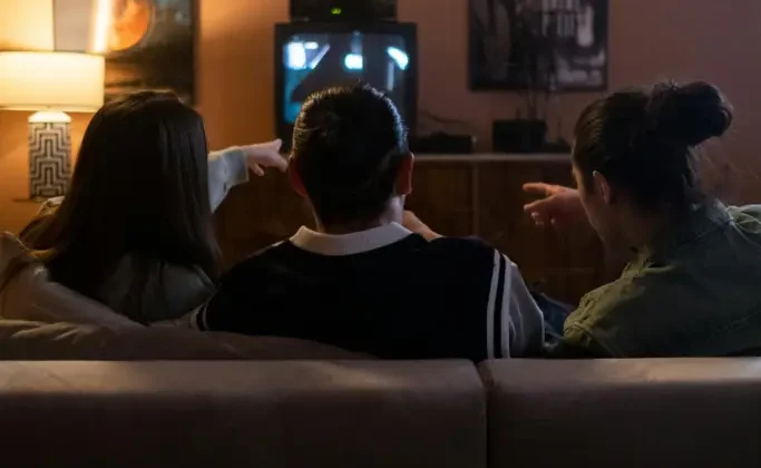 Özge Bulut Maraşlı’nın Nisan seçkisi: Platformlarda neler var?