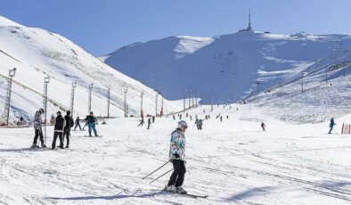 Türkiye’de kayak sezonu bahara sarktı: Palandöken 30 Nisan’a kadar açık