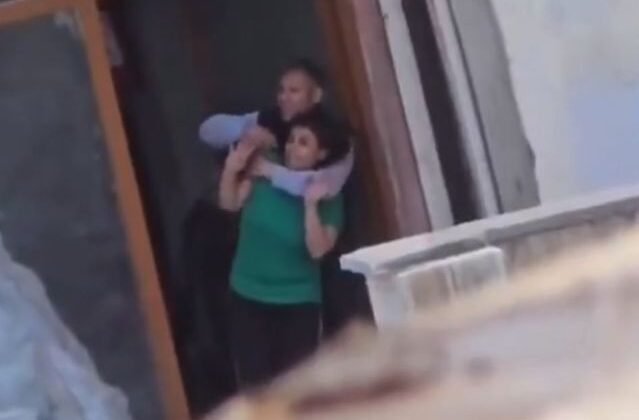 Cezaevinden kaçtı, polisleri görünce en yakınlarına dehşeti yaşattı