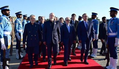 İran heyeti Pakistan’dan ayrıldı