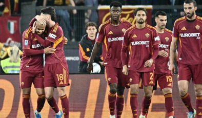 Roma evinde 3 golle kazandı: Donyell Malen hat-trick yaptı