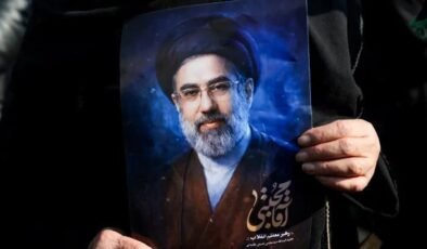 The Times'tan şok 'Mücteba Hamaney' iddiası! 'Kum'dan gelen sessiz sinyal'