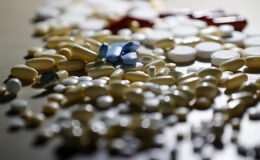 Trump'tan kritik imza: İthal ilaçlara yüzde 100 vergi