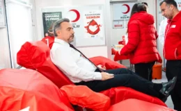 Türk Kızılay'dan Oktay Kaynarca ile kan bağışı çağrısı: "Kahraman sensin!"