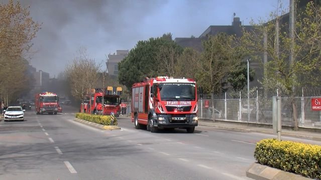 Ümraniye'de iş yerinde yangın