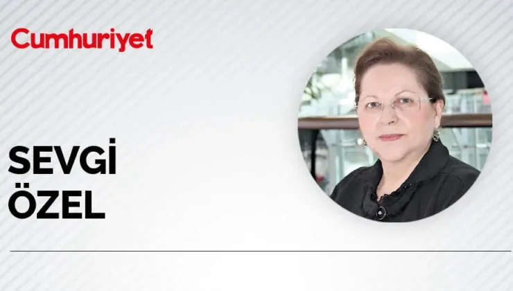 İstiklal Marşı’na saygısızlık sürüyor…