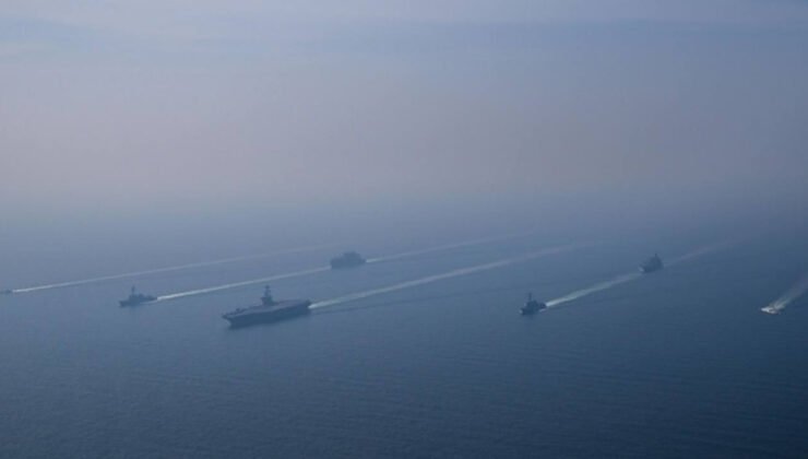 ABD donanmasına ait gemiler Hürmüz'den geçti, İran resti çekti: Vururuz