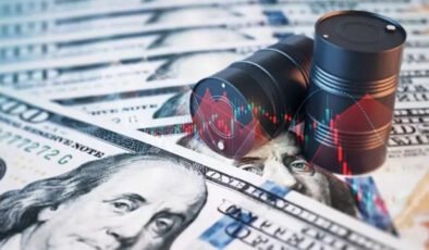 Jeopolitik gerilimle öne çıktı: Petrol ve risk artışı doları güçlendirdi