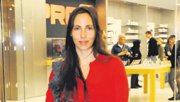 Zehra’nın kırmızı şıklığı