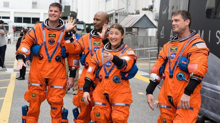 Zorlu yolculuk sona erdi, hazırlıklar başladı! Artemis II mürettebatı Dünya'ya dönüyor