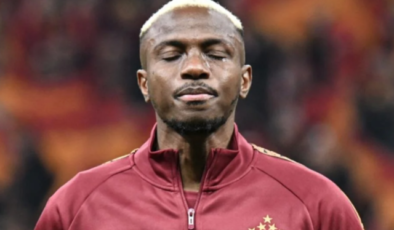 Osimhen ağladı, dünya o anları konuştu! 'Kahramanlarını onurlandırdılar'