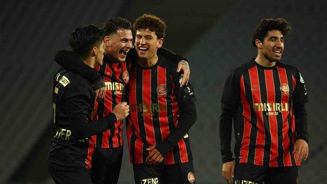 Fatih Karagümrük'ten Fenerbahçe galibiyeti sonrası olay paylaşım!