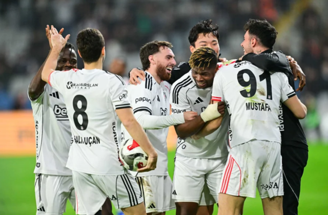 Beşiktaşlı yıldız o sözler sonrası çılgına döndü! 'Telefonun arkasına saklanmayın'