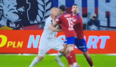 Podolski sadece 2 dakika dayanabildi! Oyuna girer girmez yaptığı olay oldu