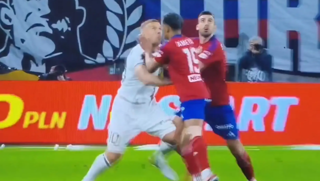 Podolski sadece 2 dakika dayanabildi! Oyuna girer girmez yaptığı olay oldu