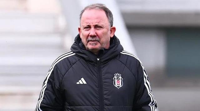 Beşiktaş'ta ayrılık kararı! Özel izinle Almanya'ya gitti