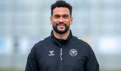 Konyaspor’da Steven Caulker, İlhan Palut’un ekibine dahil oldu
