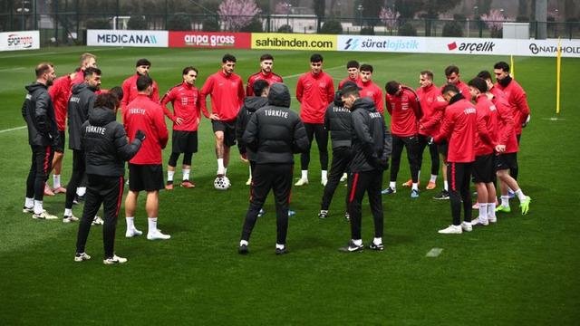 A Milli Futbol Takımı, Romanya maçı hazırlıklarını sürdürdü