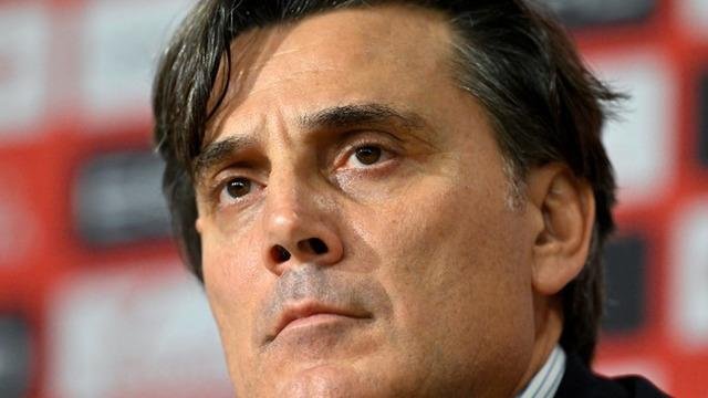 Montella'dan Rumen gazetecinin 'istifa' provokasyonuna tokat gibi cevap!